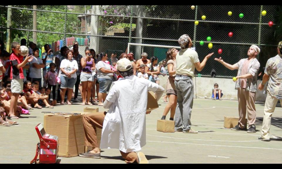 Encontro das artes -Circo na favela.jpg